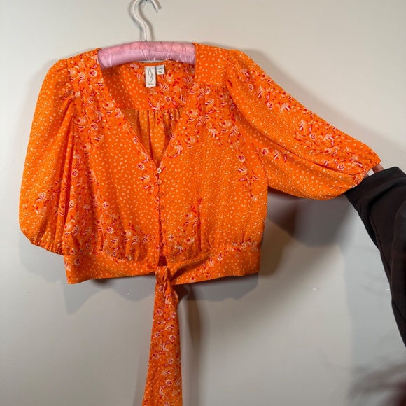 Joie Orange w/ Small Floral Print Crop Top with Elbow Length Puff Sleeves Size L - Picture 4 of 6